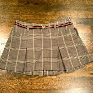 Plaid school girl Guess mini skirt